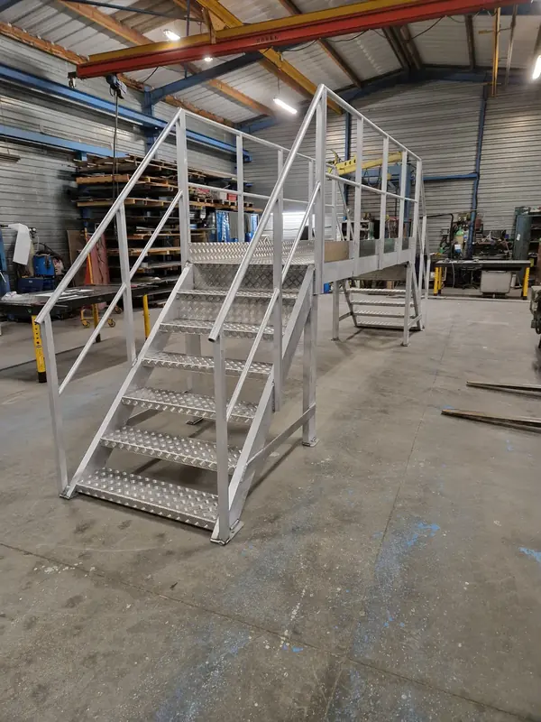 Plateforme d'accès en aluminium