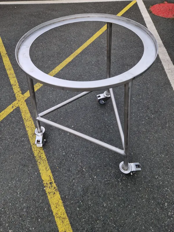Support mobile cylindrique en inox, sur roulettes